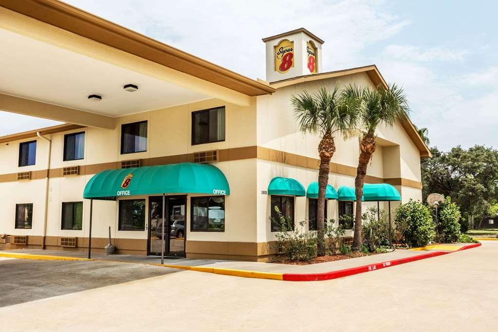 Super 8 By Wyndham Kemah Area