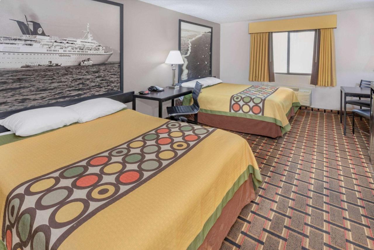 Super 8 By Wyndham Kemah Area Hotel League City