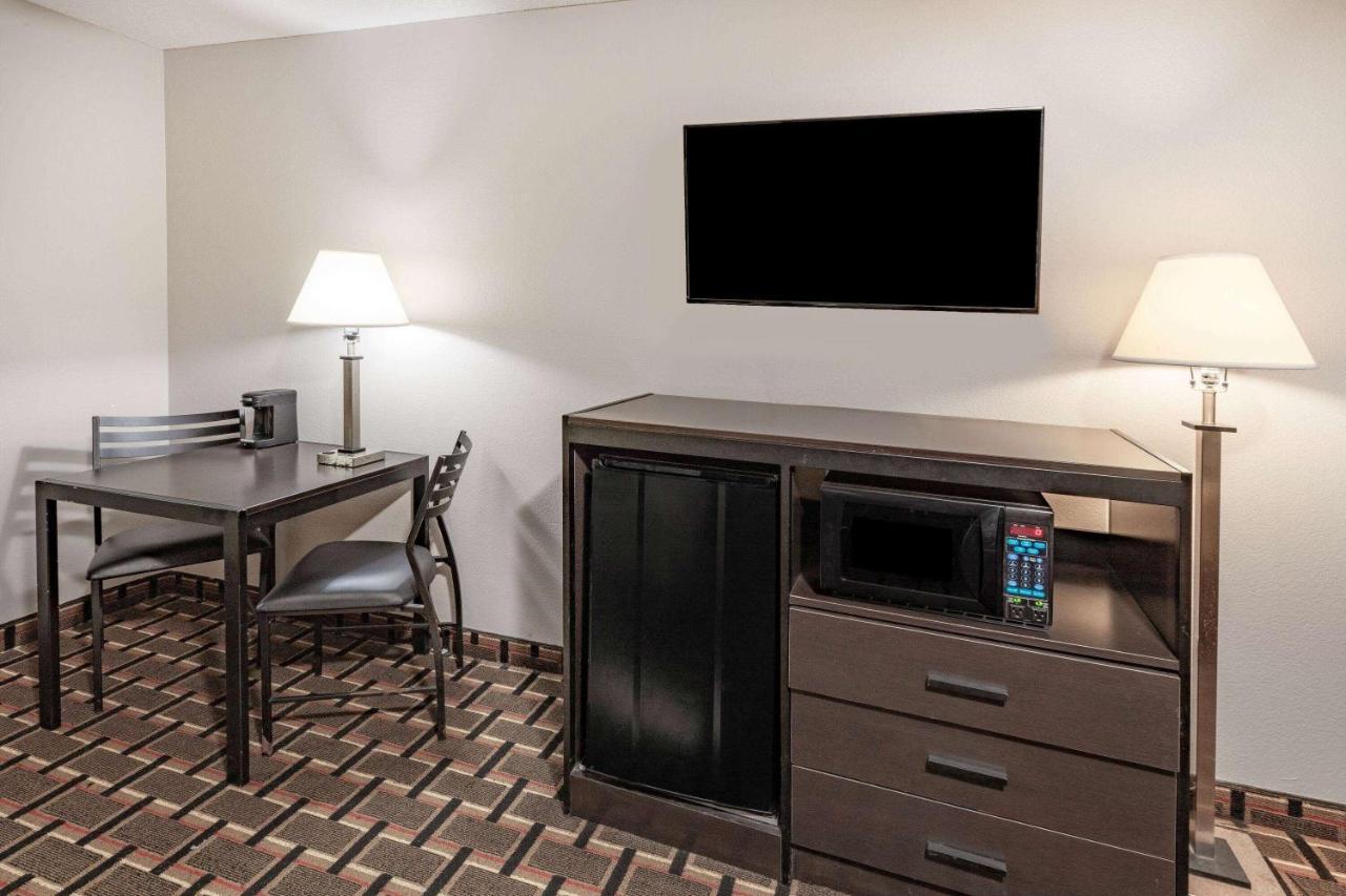 Super 8 By Wyndham Kemah Area