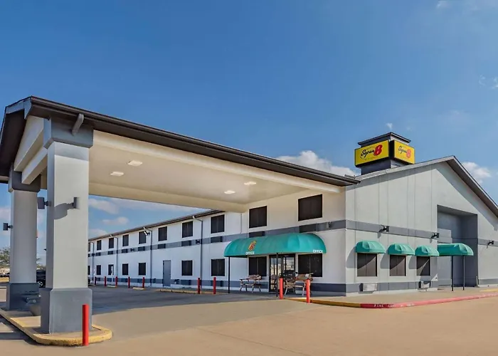Super 8 By Wyndham League City Kemah Area