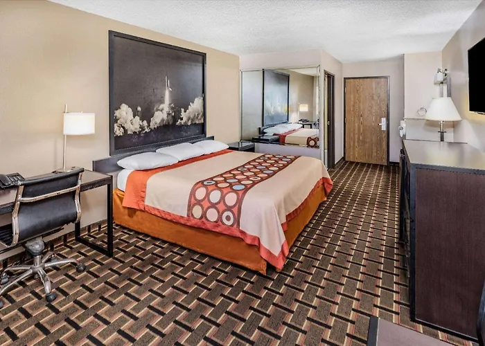 Super 8 By Wyndham League City Kemah Area