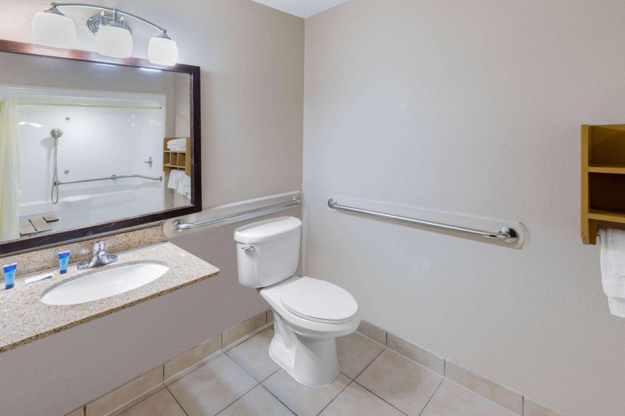 Super 8 By Wyndham League Kemah Area Hotel 2*