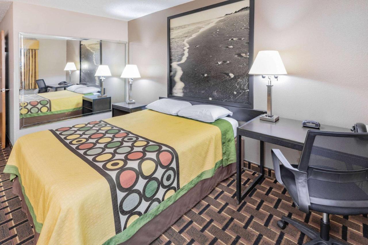 Hotel Super 8 By Wyndham League Kemah Area