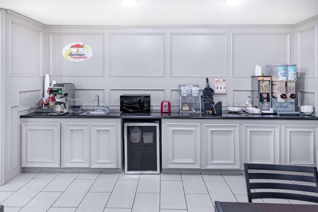 Super 8 By Wyndham League Kemah Area 2* League City